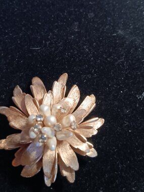 Vintage Fresh water Pearls & Crystals    2,5"